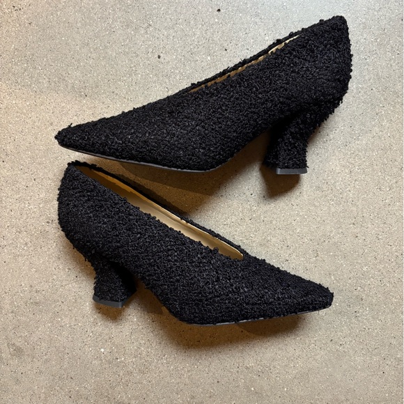 Bottega Veneta Boucle Almond Pumps - Picture 2 of 9